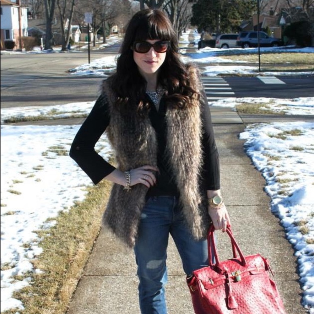 Faux Fur Vest - Picture 2 of 8